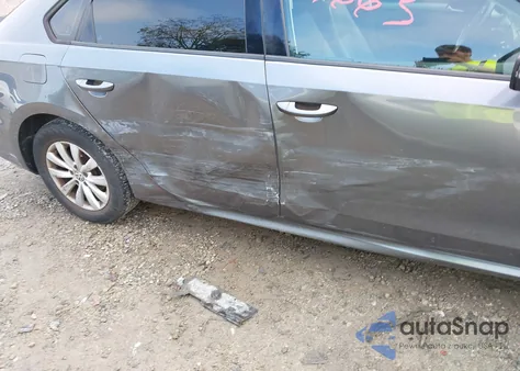 2014 Volkswagen Passat 1.8T Wolfsburg Edition z USA, uszkodzony, nr VIN 1VWAS7A39EC068770